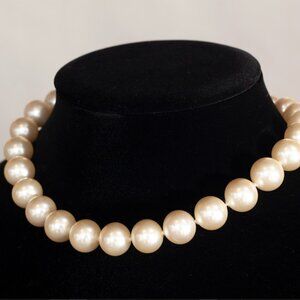 Vintage costume pearls 16 inch choker 6mm large faux pearls
